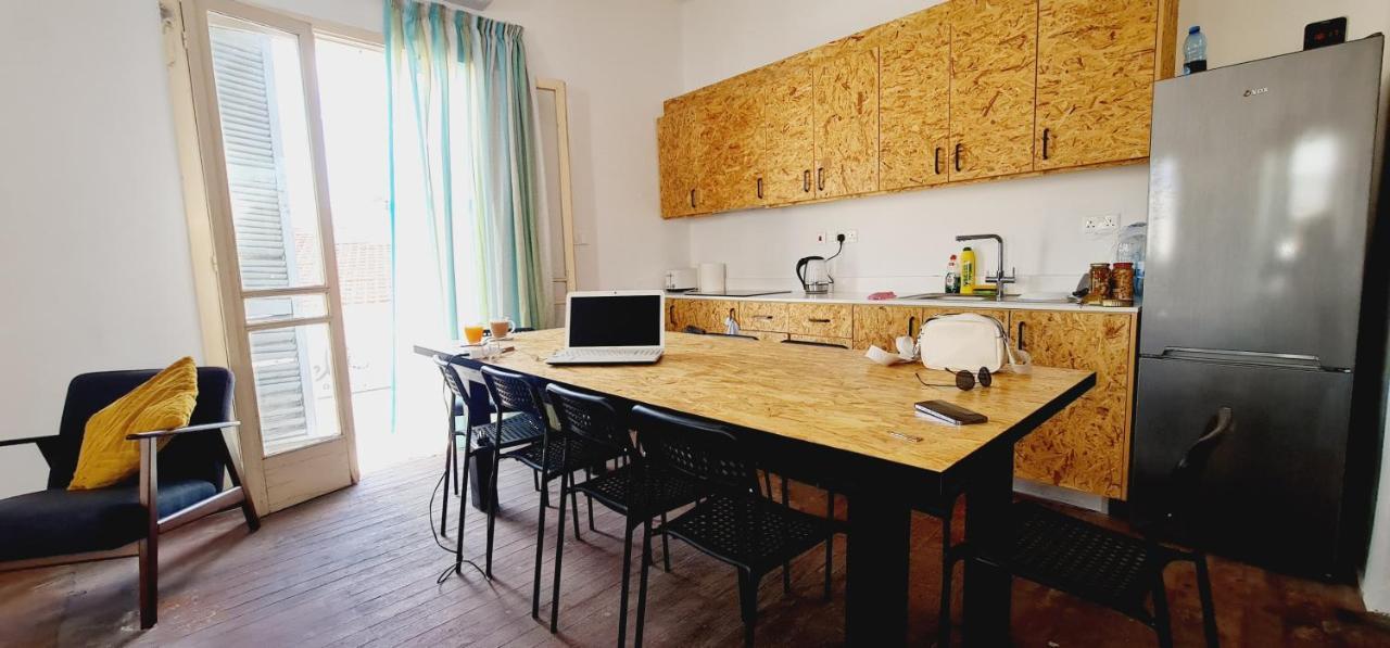 Bee Hostel 파포스 외부 사진