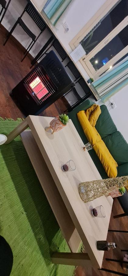 Bee Hostel 파포스 외부 사진